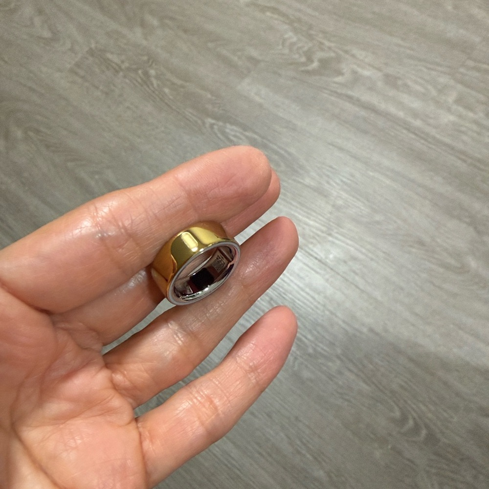 Siz7 Oura Gold Health Ring. Size 7 New With Tag Comes In Original Box. - Picture 5 of 10